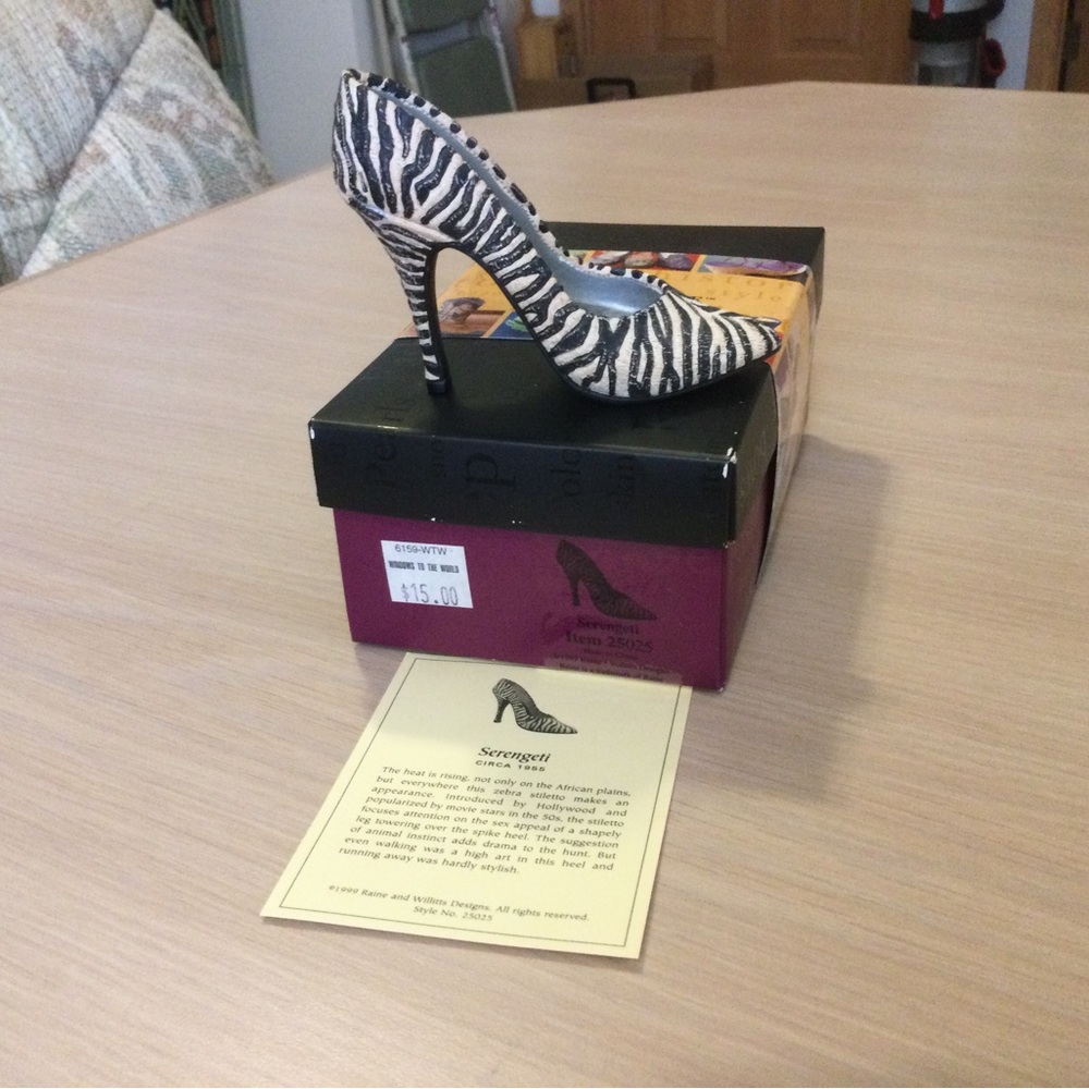 Just The Right Shoe -Serengeti - Zebra High Heel Miniature 1999 Raine #25025